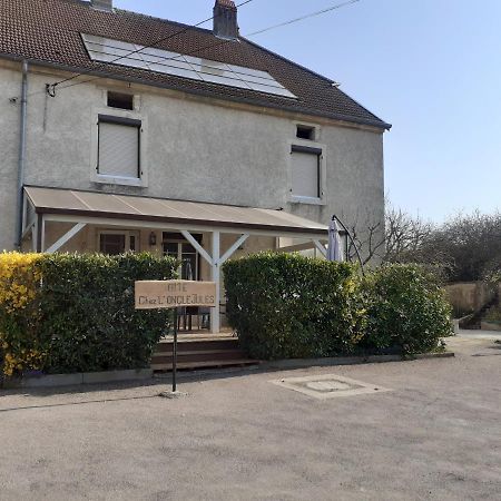 Gite Chez L'Oncle Jules Velesmes-Echevanne Exterior photo